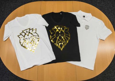 Mit Goldfolie bedruckte T-Shirts für Lions4Business aus Landshut in Deutschland
