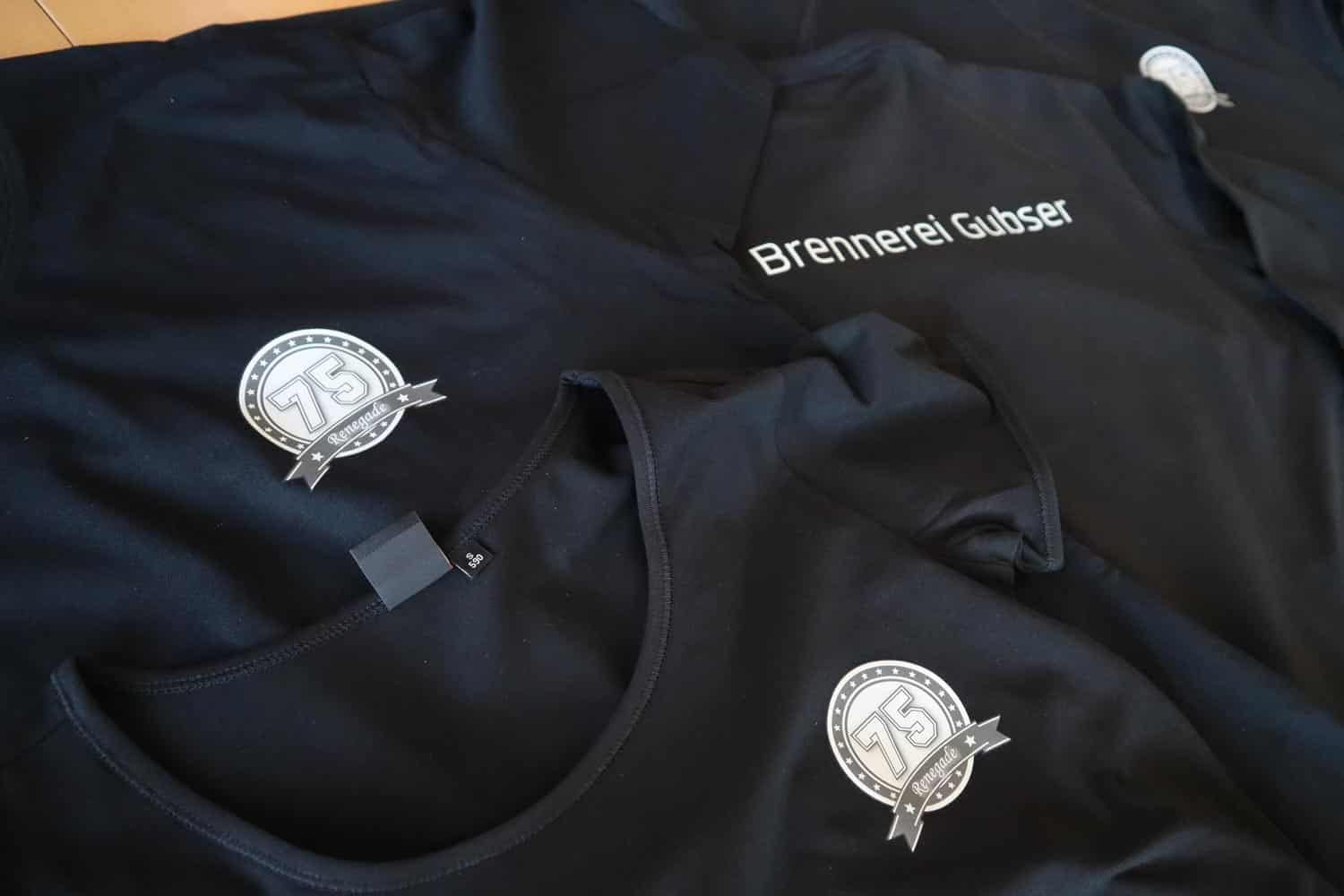 Textildruck auf T-Shirts und Pullis für die Brennerei Gubser aus Felsberg