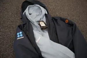 Jacke und Hoodie mittels Textildruck Chur für die Südostschweiz und Bündner Woche Chur bedruckt.