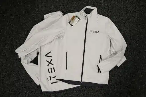 Softshelljacke von ID Dänemark mit Logo bedruckt für die Itexa in Chur