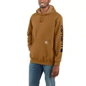 Carhartt Herren Hoodie K288 in Carhartt braun angezogen am Mann.