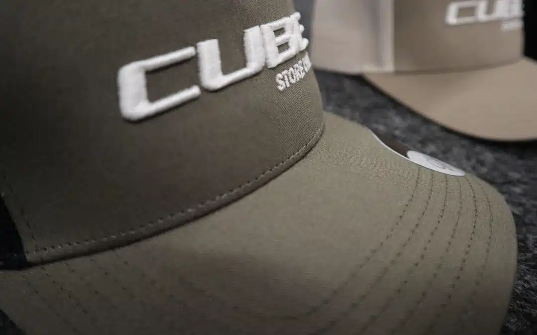 Bestickte Caps für den Cube Store in Chur